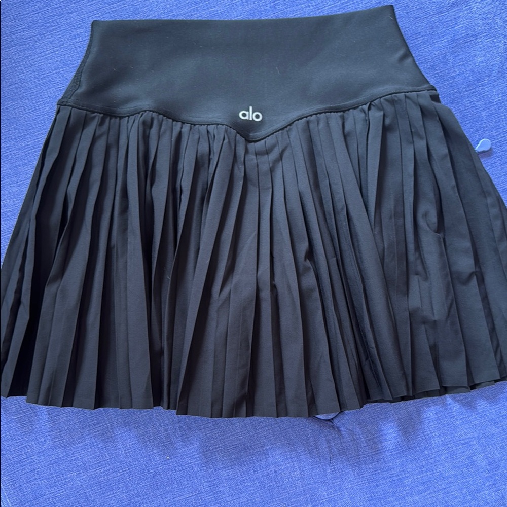 ALO Yoga Black Pleated Athletic Skirt - Picture 4 of 7